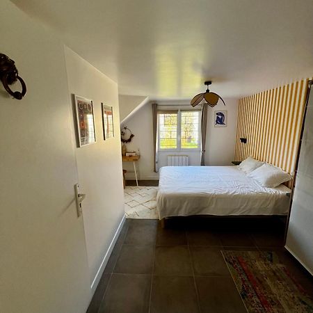 Chambre Dans Maison Meuliere Avec Jardin Chelles  Extérieur photo