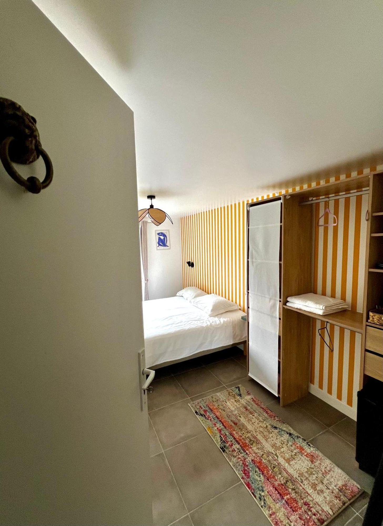 Chambre Dans Maison Meuliere Avec Jardin Chelles  Extérieur photo