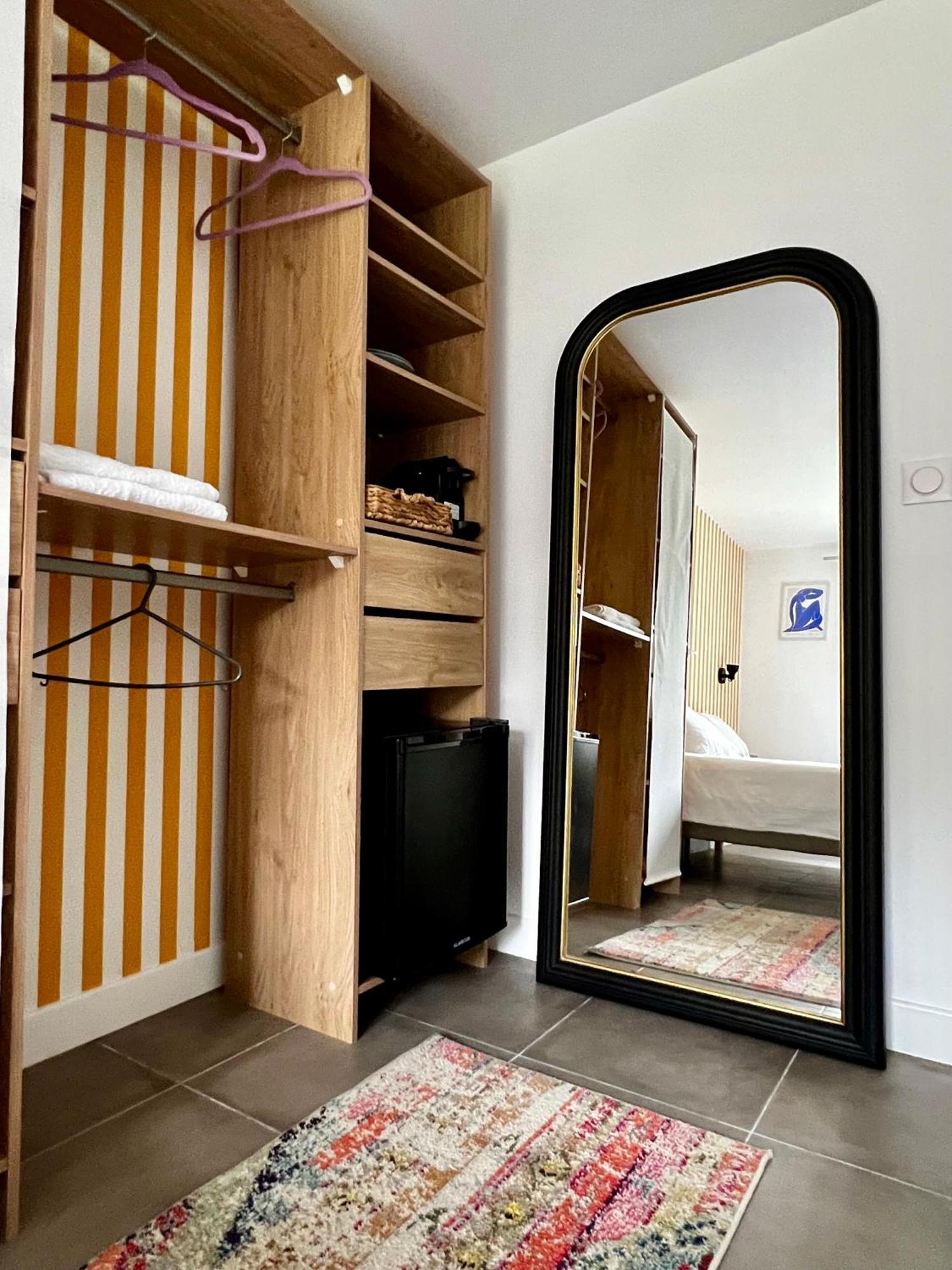 Chambre Dans Maison Meuliere Avec Jardin Chelles  Extérieur photo